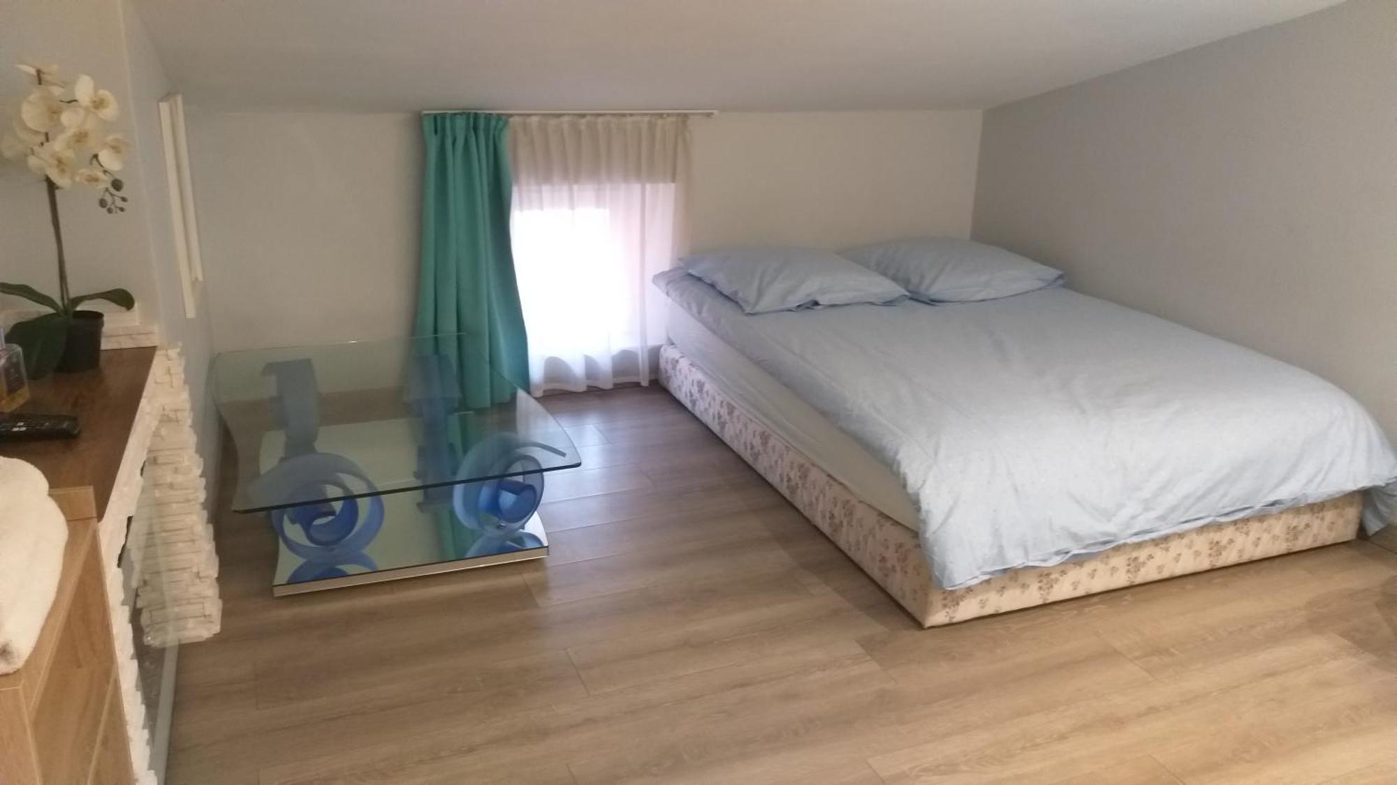 Mon Petit Nid D'Amour Au Coeur Historique De Fréjus Buitenkant foto